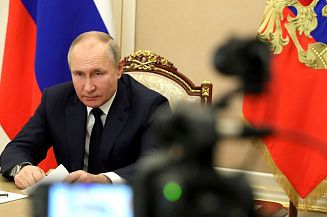 Путин присудил гранты 103 проектам в сфере культуры и искусства